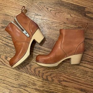Swedish HasBeen Clog Boots, Size 37/7, medium brown leather, great condition!!!